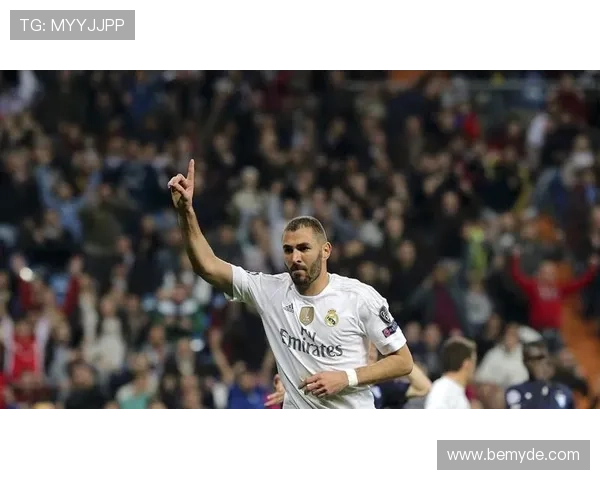 本泽马欧冠淘汰赛戴帽如何改写历史