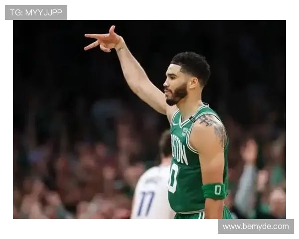 塔图姆无球跑动效率提升，拉开空间改变绿军进攻结构