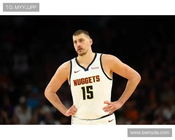 拉塞尔以护框篮板主导防守，区别于约基奇进攻牵引